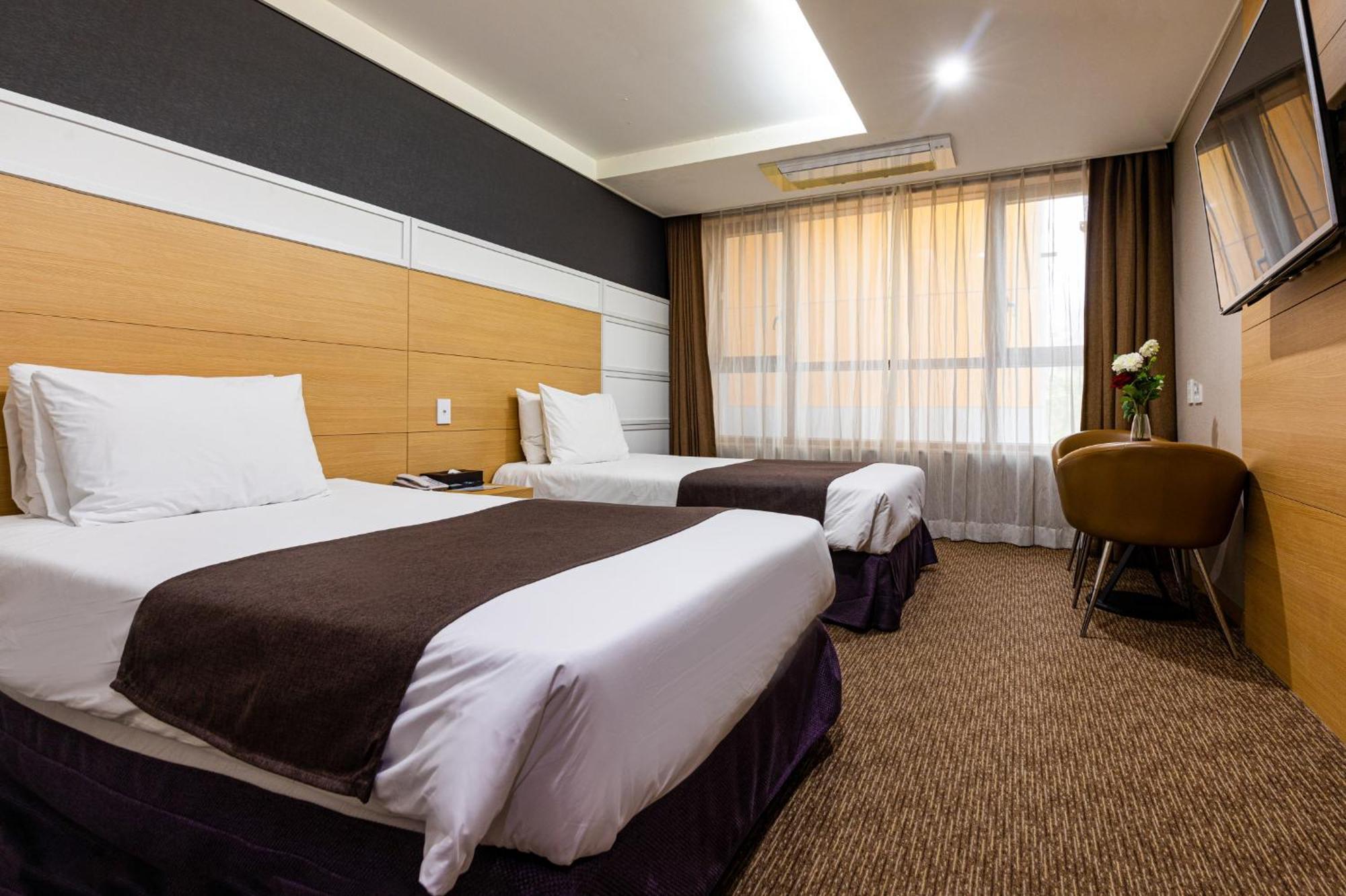 Eastern Hotel Jeju Seogwipo Bilik gambar