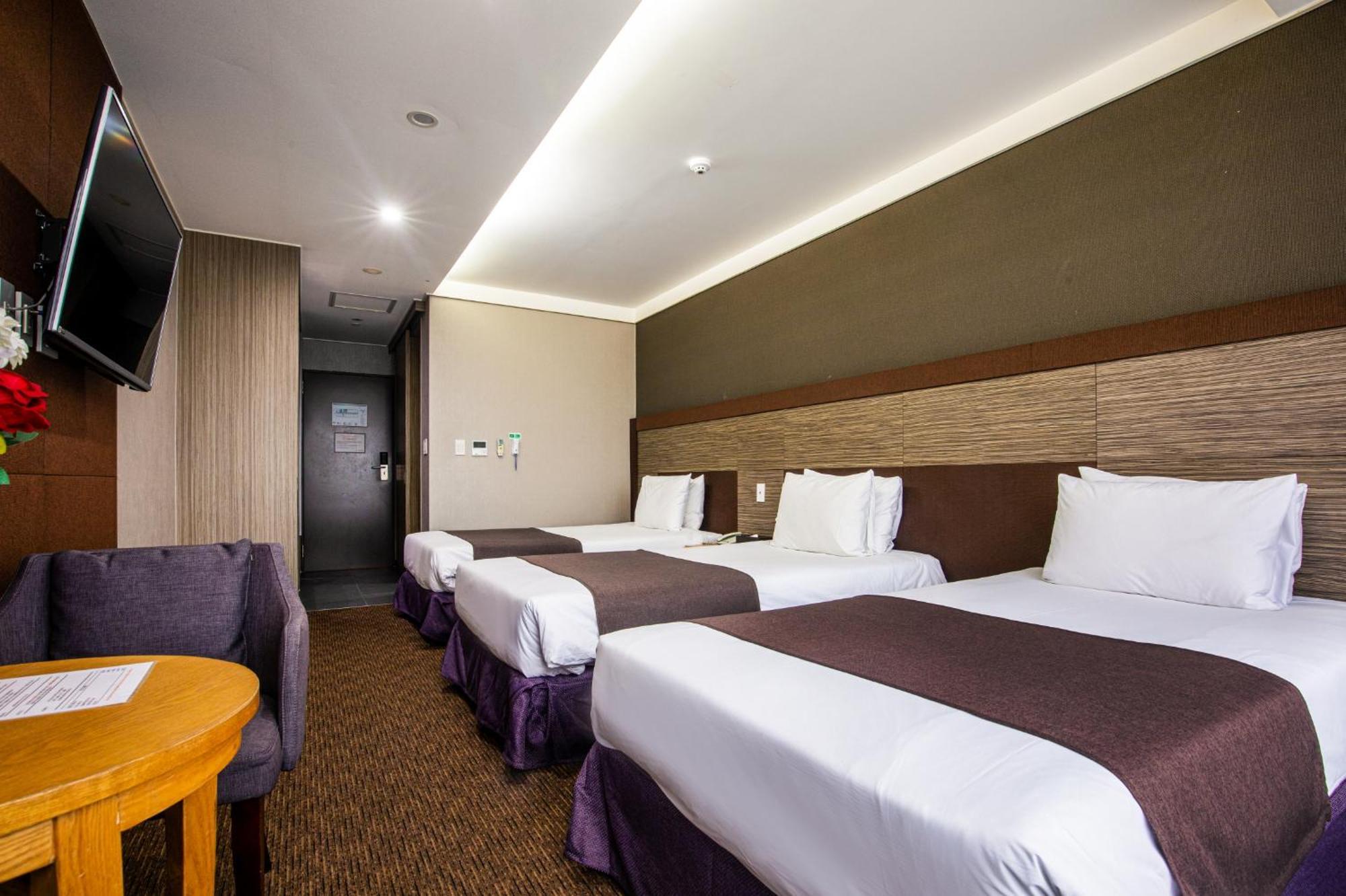 Eastern Hotel Jeju Seogwipo Bilik gambar