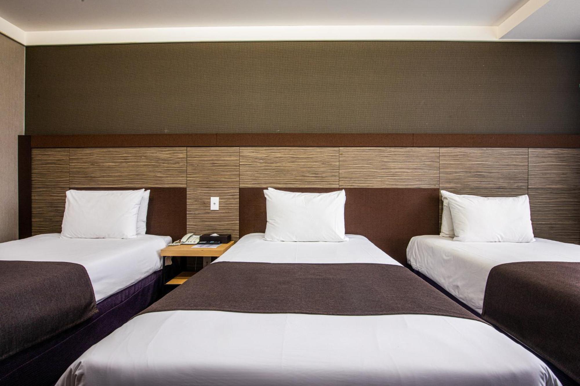 Eastern Hotel Jeju Seogwipo Bilik gambar