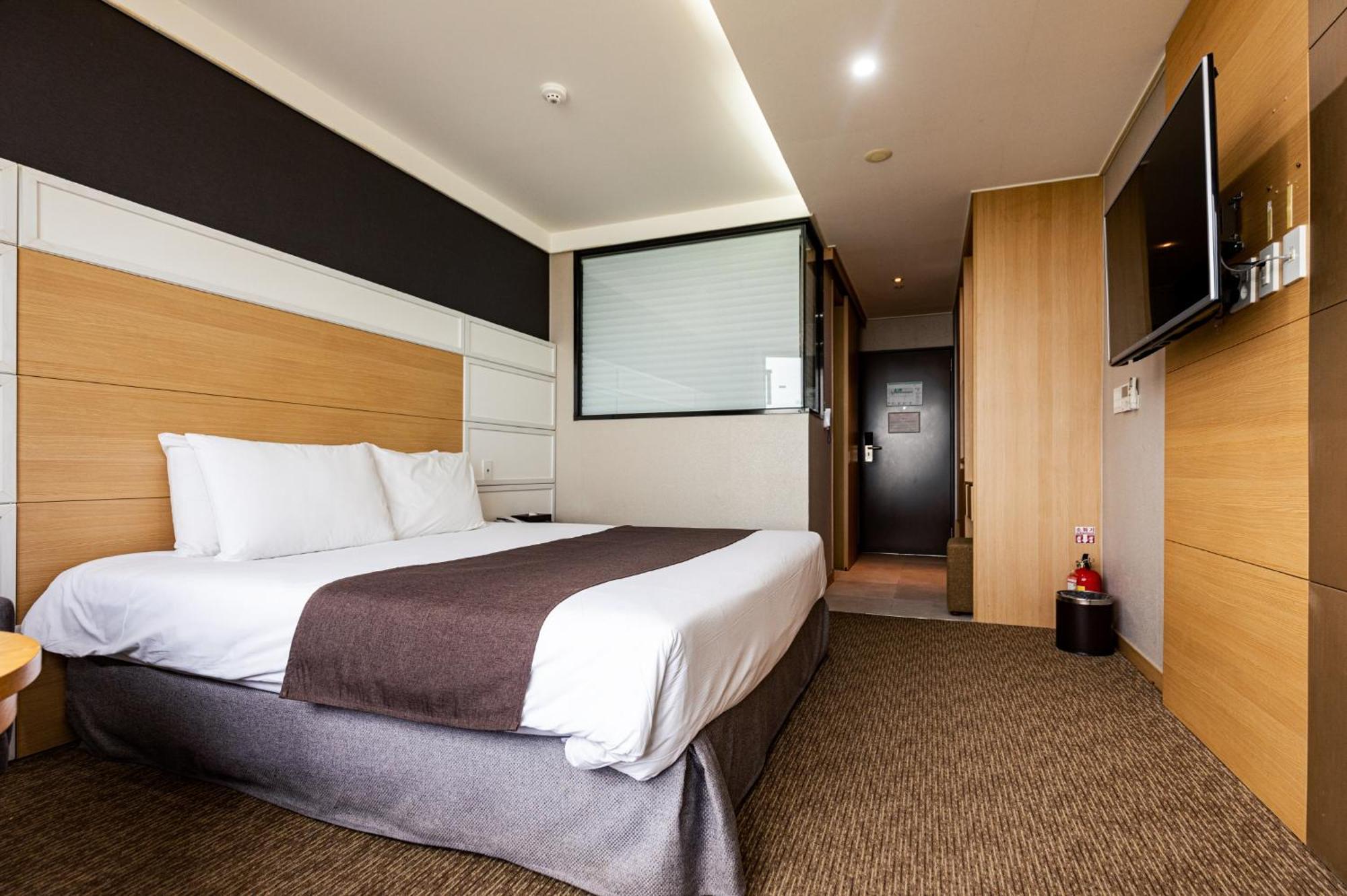 Eastern Hotel Jeju Seogwipo Bilik gambar