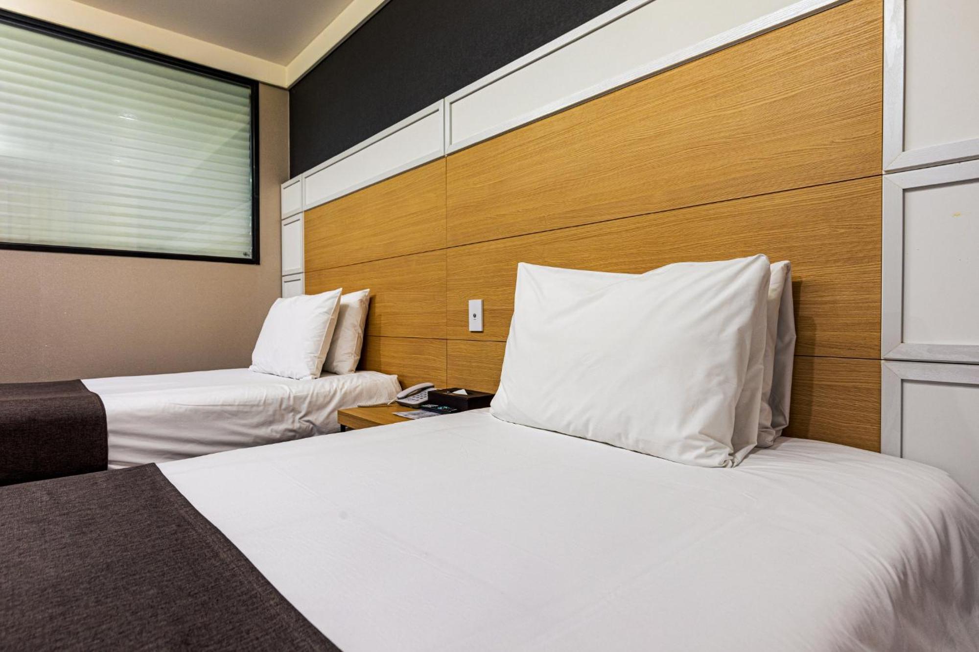 Eastern Hotel Jeju Seogwipo Bilik gambar