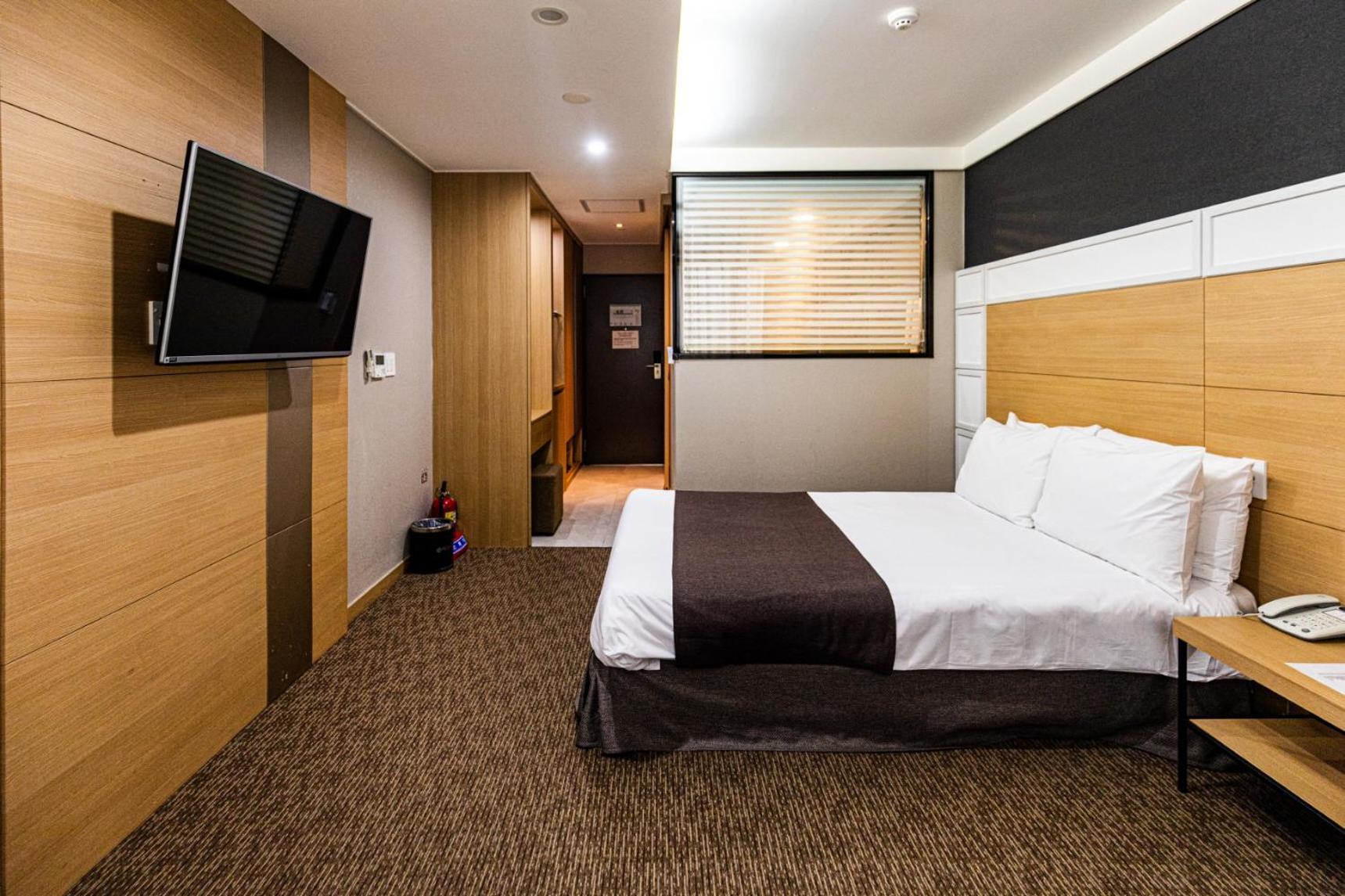 Eastern Hotel Jeju Seogwipo Bilik gambar