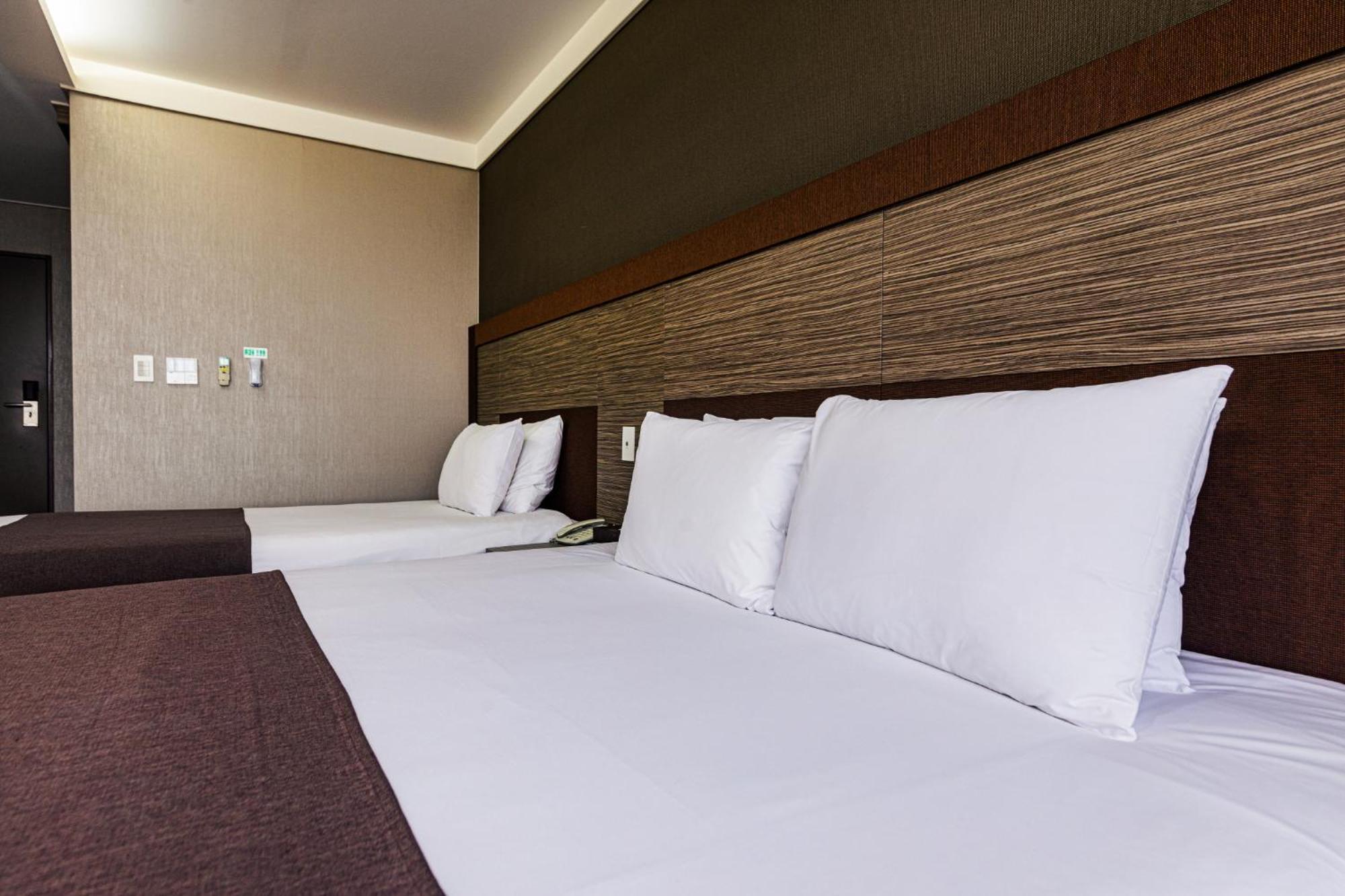 Eastern Hotel Jeju Seogwipo Bilik gambar