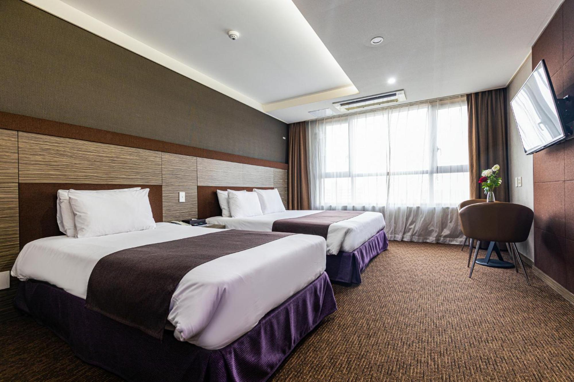 Eastern Hotel Jeju Seogwipo Bilik gambar